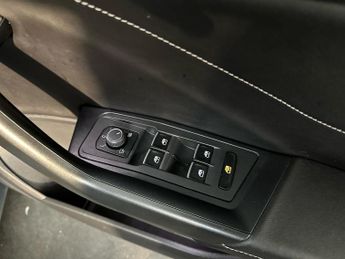 Volkswagen T-roc VW  5Dr R-Line 1.5 TSI Auto