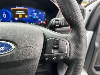 Ford Kuga 5Dr Black Package 2.5 FHEV 190PS 2WD Auto