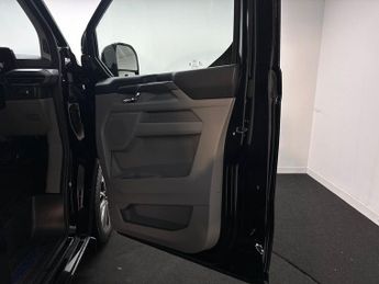 Ford Tourneo Custom 340 SWB Titanium X 65kWh 160kw / 218PS RWD Auto