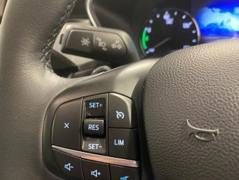 Ford Kuga 2.5 PHEV (190PS) Automatic Titanium 5dr.