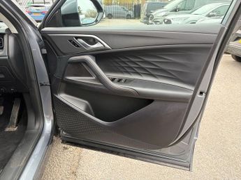 MG HS 5Dr Trophy 1.5 Hybrid + Auto