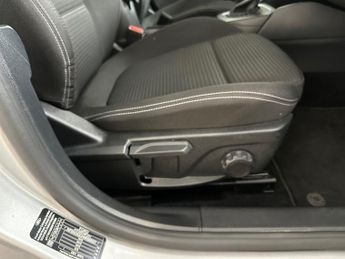 Ford Focus 5Dr Titanium 1.0 MHEV 155PS Auto