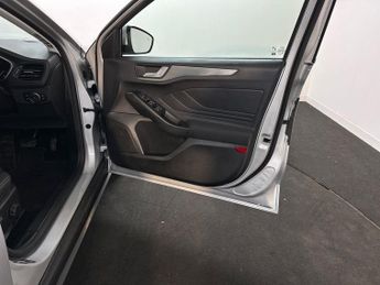 Ford Focus 5Dr Titanium 1.0 MHEV 155PS Auto