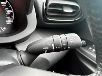 Toyota Yaris 1.5 Hybrid Icon 5dr CVT