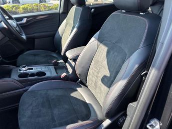 Ford Kuga 5Dr Black Package 2.5 FHEV 190PS 2WD Auto