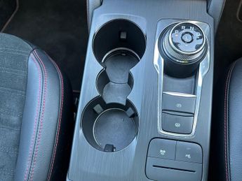 Ford Kuga 5Dr Black Package 2.5 FHEV 190PS 2WD Auto