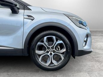 Renault Captur 1.6 E-Tech full hybrid 145 Techno 5dr Auto