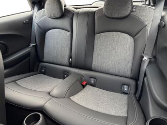 MINI HATCHBACK 135kW Cooper S Multitone Edition 33kWh 3dr Auto