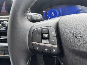 Ford Kuga 2.5 FHEV Vignale 5dr CVT