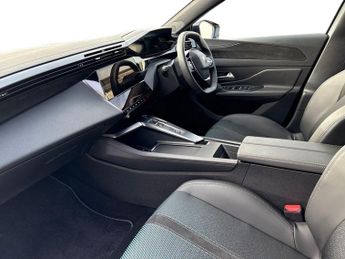 Peugeot 308 5Dr First Edition 115kW 54kWh Auto