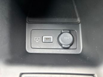 Peugeot 308 5Dr First Edition 115kW 54kWh Auto