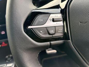 Peugeot 308 5Dr First Edition 115kW 54kWh Auto
