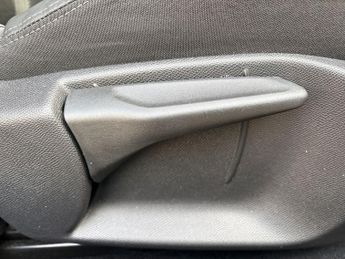 Peugeot 308 5Dr First Edition 115kW 54kWh Auto