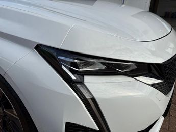 Peugeot 308 5Dr First Edition 115kW 54kWh Auto