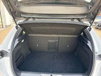 Peugeot 308 5Dr First Edition 115kW 54kWh Auto