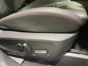 Ford Kuga 2.5 FHEV (180PS) Automatic ST-Line X 5dr.