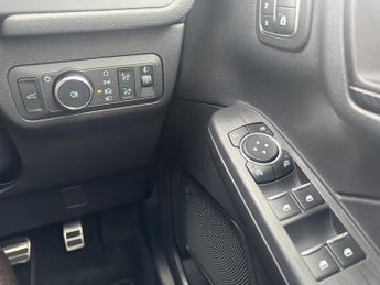 Ford Kuga 2.5 FHEV ST-Line 5dr CVT
