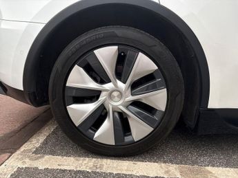 Tesla Model Y Long Range AWD 5dr Auto