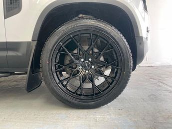 Land Rover Defender D250 Hard Top 90 3.0l 250ps Auto