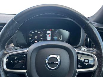 Volvo XC60 2.0 T8 Hybrid R DESIGN Pro 5dr AWD Geartronic