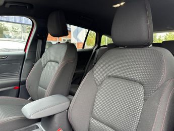 Ford Focus Estate ST-Line 1.0 MHEV 155PS Auto