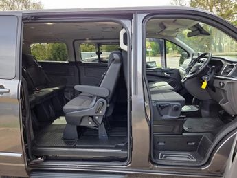 Ford Tourneo Custom 2.0 EcoBlue 185ps L/R 8 Seater Titanium Auto