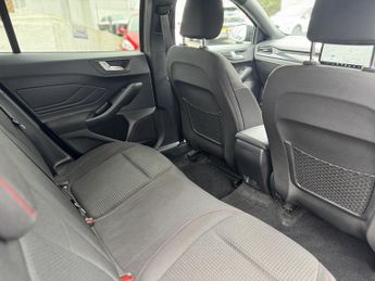 Ford Focus 1.0 EcoBoost Hybrid mHEV ST-Line 5dr Auto