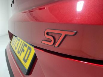 Ford Puma 1.5 Turbo EcoBoost (200PS) 6 sdp ST 5dr. PERFORMANCE PACK