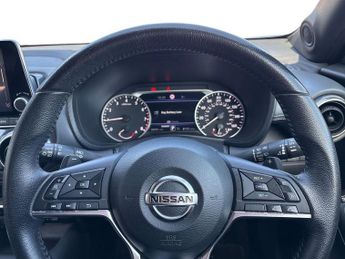 Nissan Juke 1.0 DiG-T N-Connecta 5dr DCT