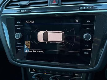 Volkswagen Tiguan 2.0 TSi 180 4Motion SEL 5dr DSG