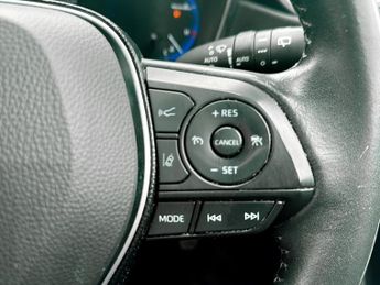 Toyota Corolla 1.8 VVT-i Hybrid Design 5dr CVT