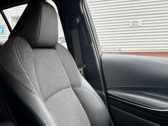 Toyota Corolla 1.8 VVT-i Hybrid Design 5dr CVT