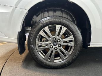 Ford Transit Custom 320 SWB Limited 65kWh 100kw / 136PS Auto