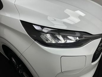 Ford Transit Custom 320 SWB Limited 65kWh 100kw / 136PS Auto