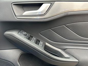 Ford Focus 5Dr Titanium 1.0 MHEV 125PS Auto