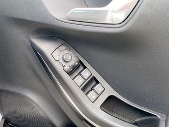 Ford Puma 1.0 EcoBoost Hybr mHEV 155 ST-Line Vignale 5dr DCT