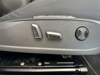 Ford Explorer 5Dr Select Extended Range 2WD Auto