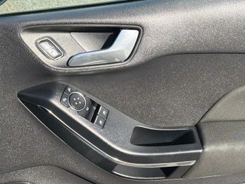 Ford Fiesta 5Dr Titanium 1.0 100PS Auto