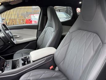 Ford Capri 5Dr Premium Extended Range 2WD Auto