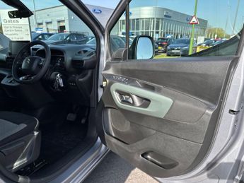 Citroen Berlingo 5Dr Flair XTR M 100kW 50kWh Auto