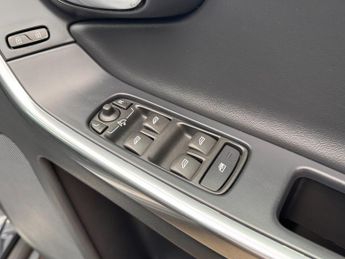 Volvo XC60 D5 R-DESIGN LUX NAV AWD AUTO