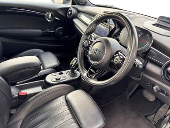 MINI HATCHBACK Cooper S 3Dr Level 3 135kW 33kWh Auto