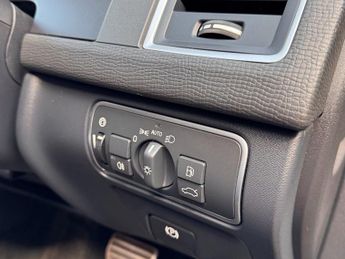 Volvo XC60 D5 R-DESIGN LUX NAV AWD