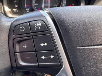 Volvo XC60 D5 R-DESIGN LUX NAV AWD