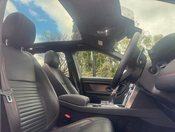Land Rover Discovery Sport 1.5 P300e R-Dynamic SE 5dr Auto [5 Seat]