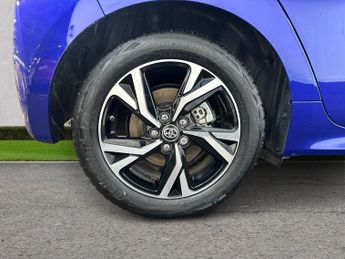Toyota Yaris 5Dr Design 1.5 Hybrid Auto
