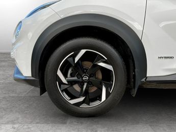 Nissan Juke 1.6 Hybrid N-Connecta 5dr Auto