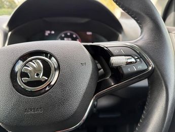 Skoda KAROQ 5Dr SE L 1.5 TSI Auto