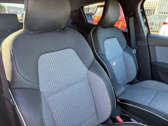 Renault Clio 5Dr Techno 1.6 E-TECH Hybrid 145PS Auto