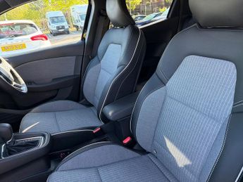 Renault Clio 5Dr Techno 1.6 E-TECH Hybrid 145PS Auto